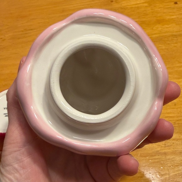 Cupcake with heart covered cup. - Picture 9 of 9